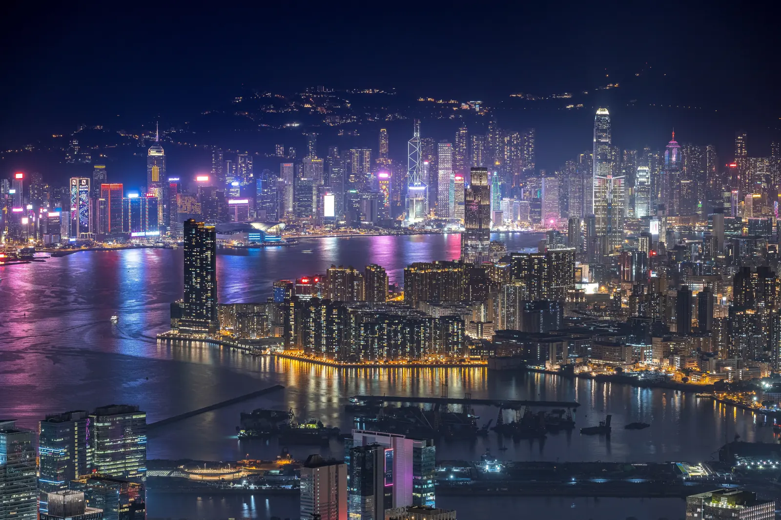 Panoráma Hongkongu v noci