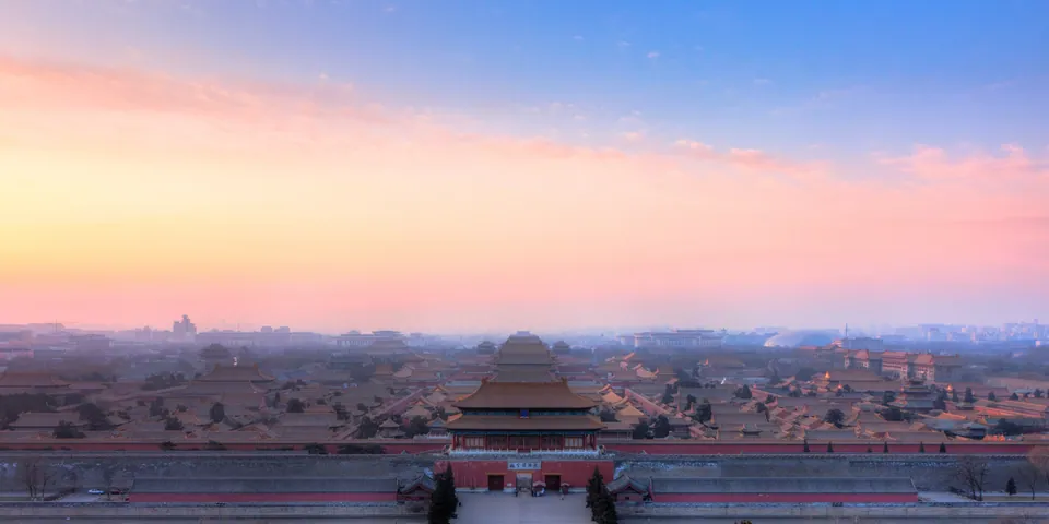 Zakázané město v Pekingu při článku o Šanghaji a Pekingu